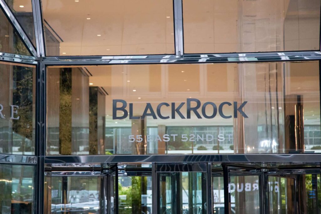BlackRock’s Research Unit Urges Investors to Embrace Hedge Funds